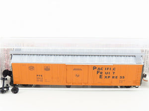 N Micro-Trains MTL 70010 PFE Pacific Fruit Express Mechanical Reefer #302113