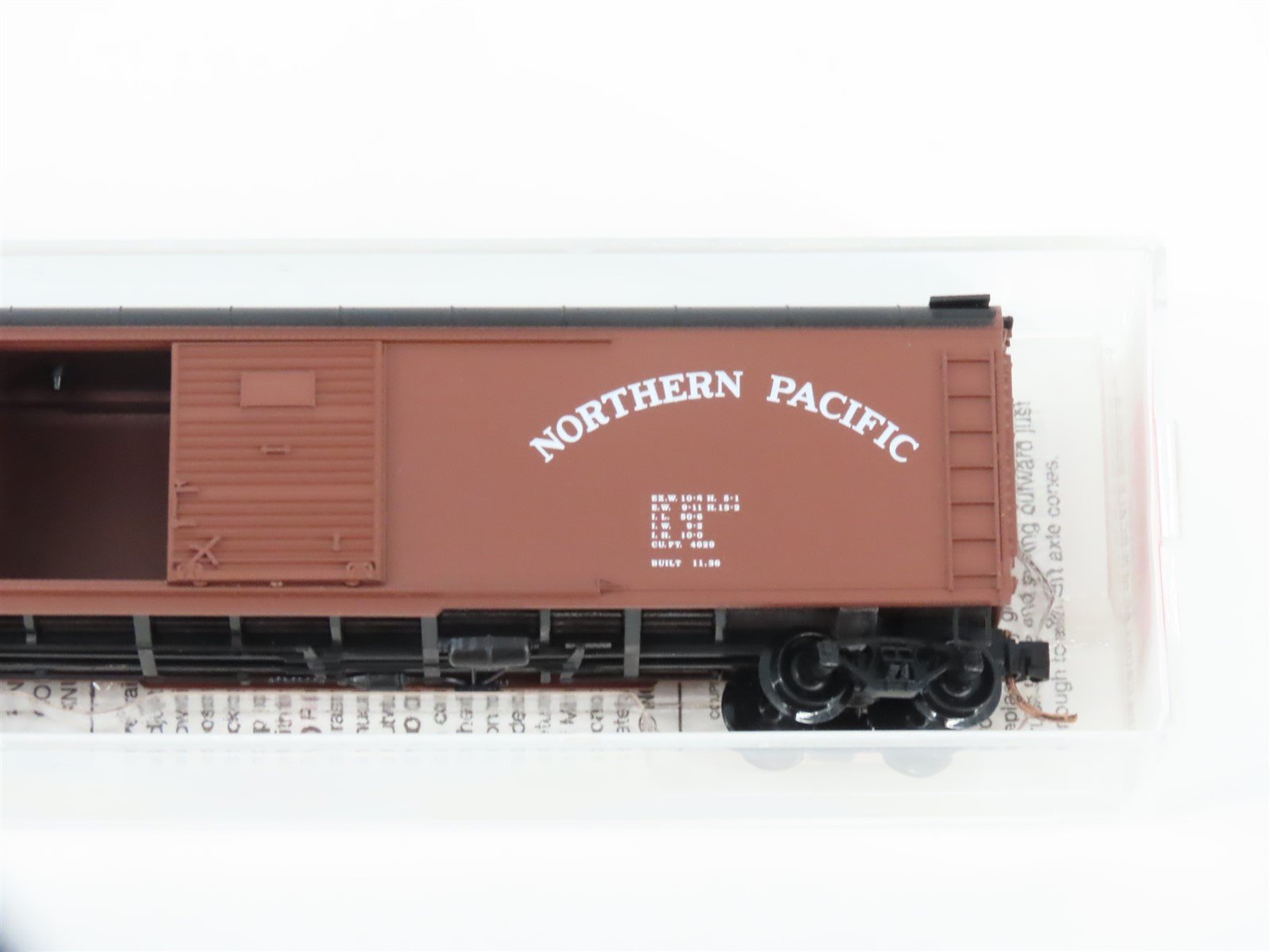 N Scale Micro-Trains MTL 79020 NP Northern Pacific Railroad 50' Box Car #39610