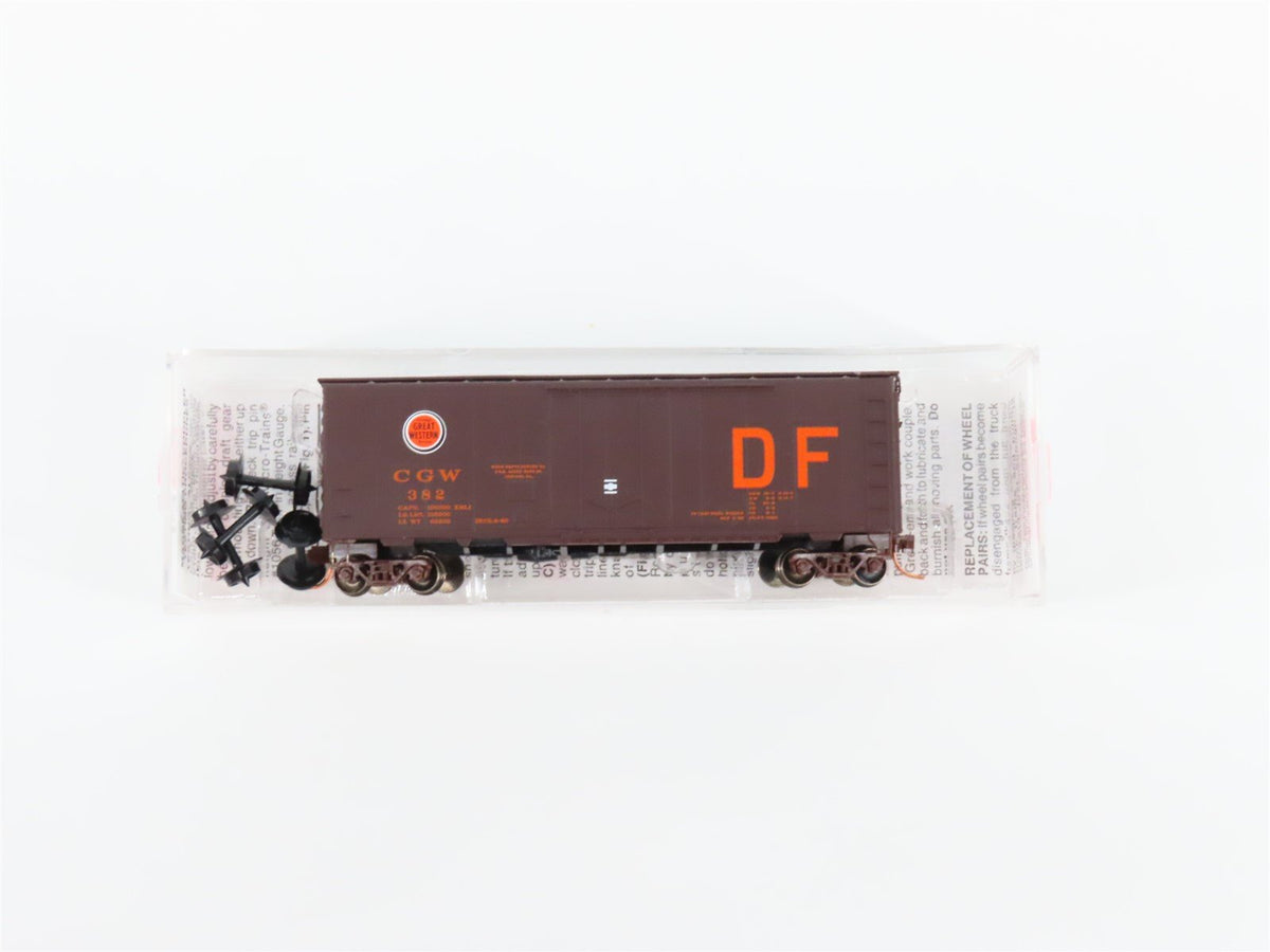 N Micro-Trains MTL 21430 CGW Chicago Great Western 40&#39; Plug Door Box Car #382