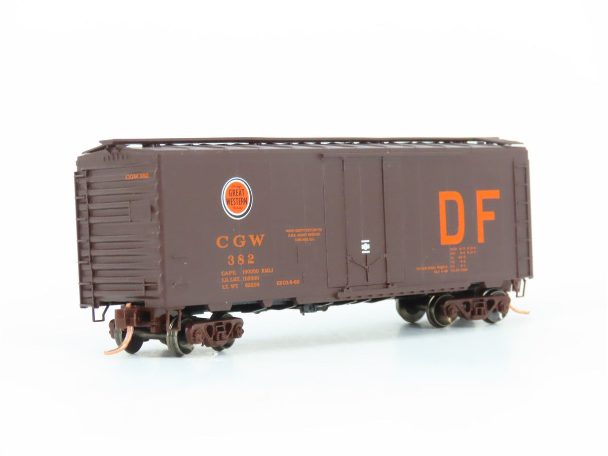 N Micro-Trains MTL 21430 CGW Chicago Great Western 40&#39; Plug Door Box Car #382