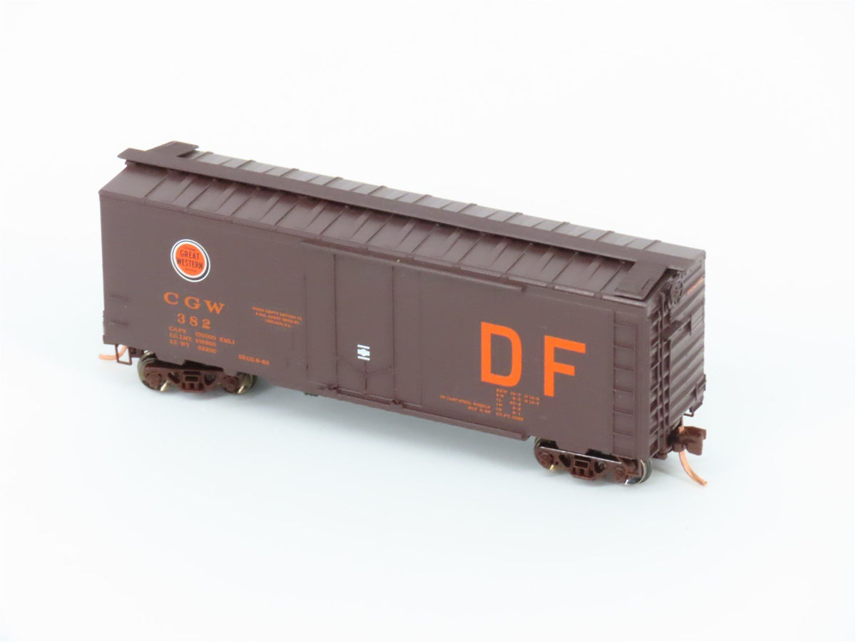 N Micro-Trains MTL 21430 CGW Chicago Great Western 40&#39; Plug Door Box Car #382