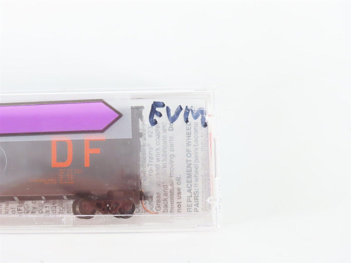 N Micro-Trains MTL 21430 CGW Chicago Great Western 40&#39; Plug Door Box Car #382