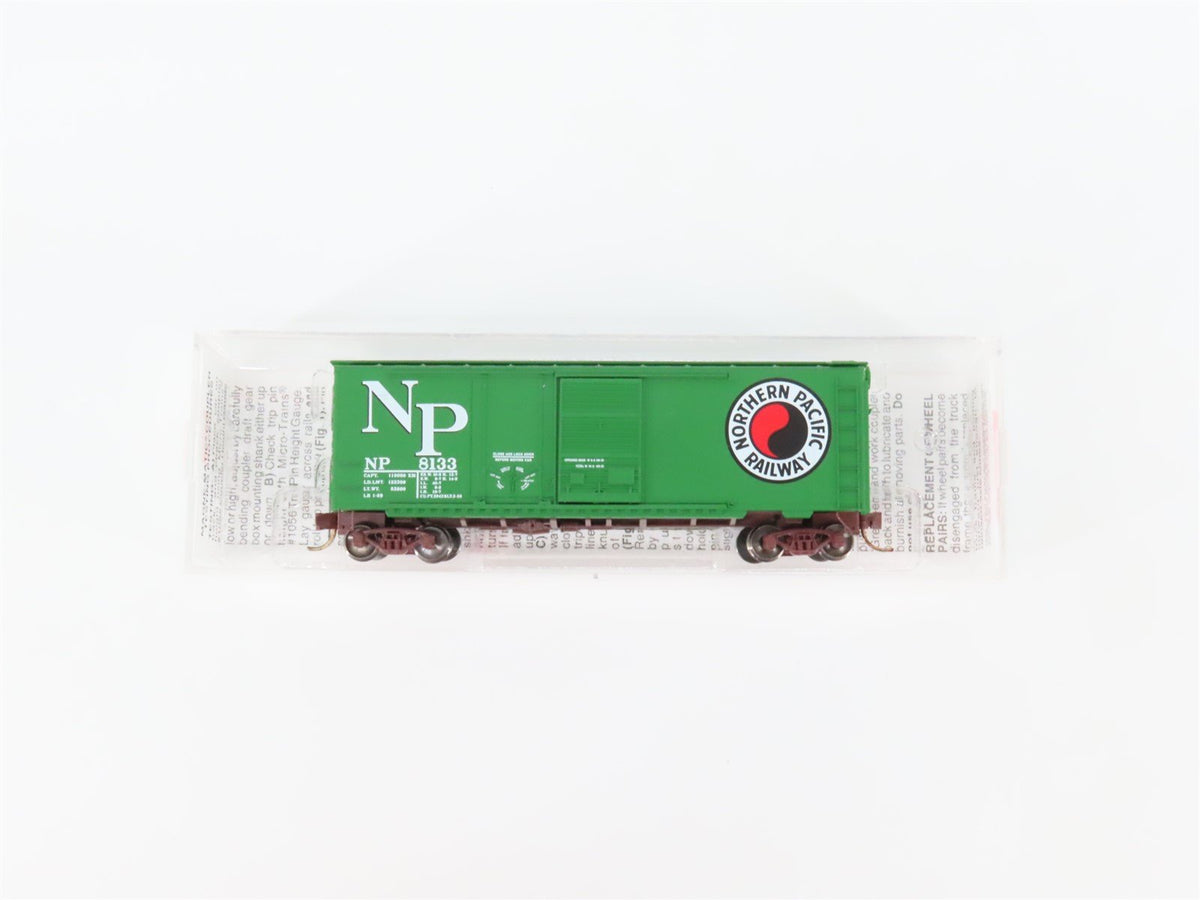 N Scale Micro-Trains MTL 22090 NP Northern Pacific Railway 40&#39; Box Car #8133