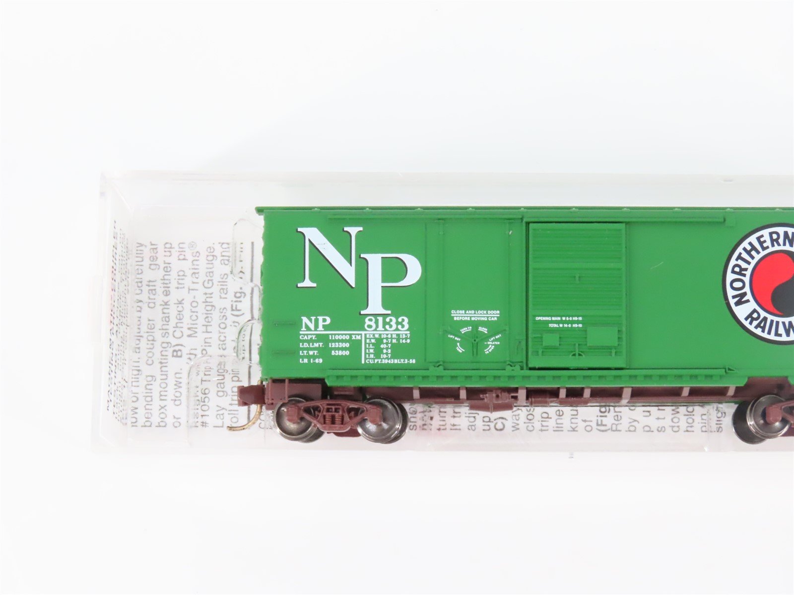 N Scale Micro-Trains MTL 22090 NP Northern Pacific Railway 40' Box Car #8133