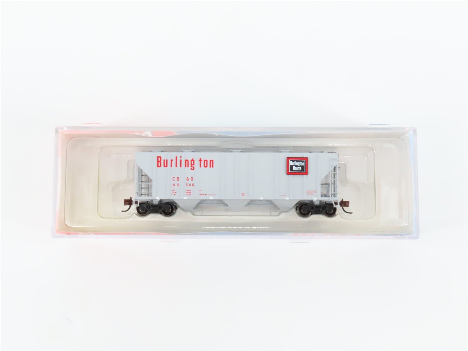 N Scale BLMA Models 11007 CB&Q Burlington Route 3-Bay Covered Hopper #85506
