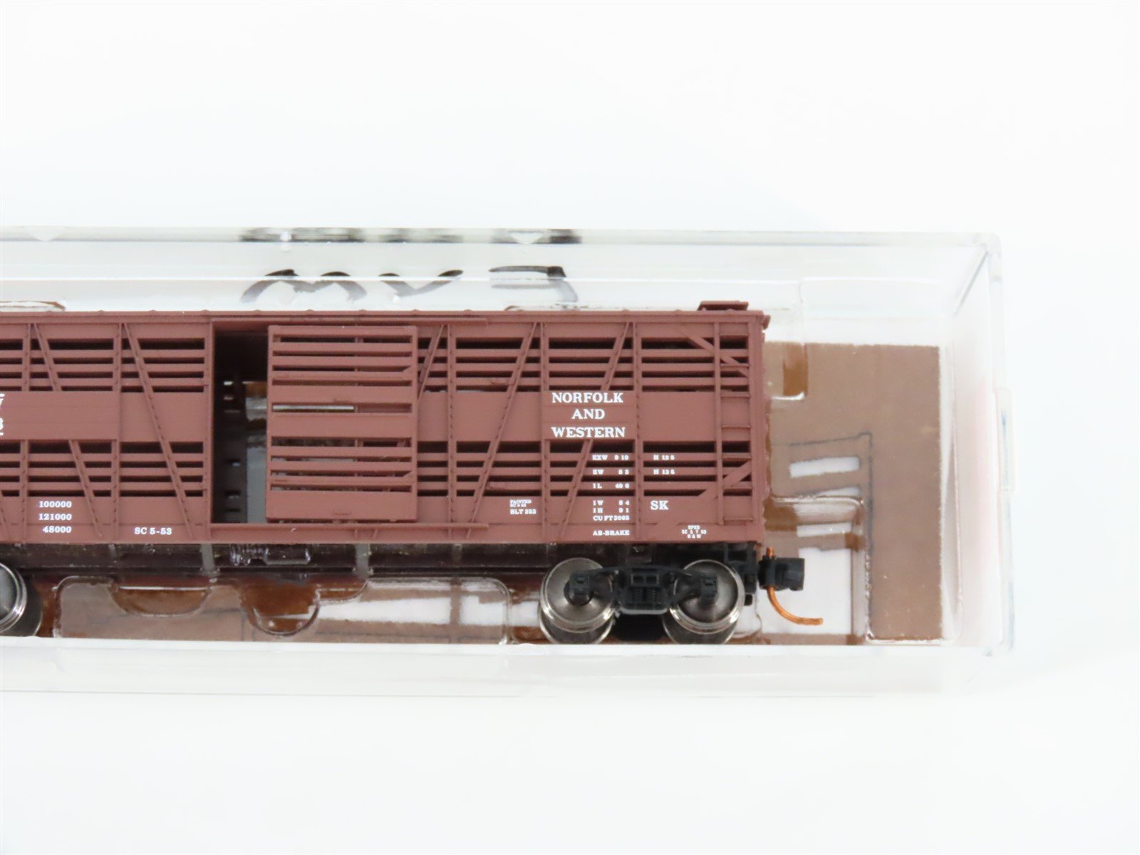 N Scale Micro-Trains MTL 03500150 N&W Norfolk & Western 40' Stock Car #33033