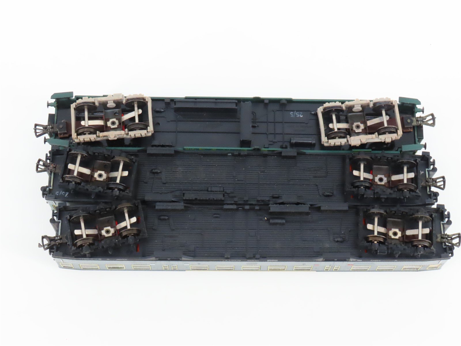 LOT of 3 HO Scale Fleischmann SNCB (Belgium), DB (German) Passenger Cars