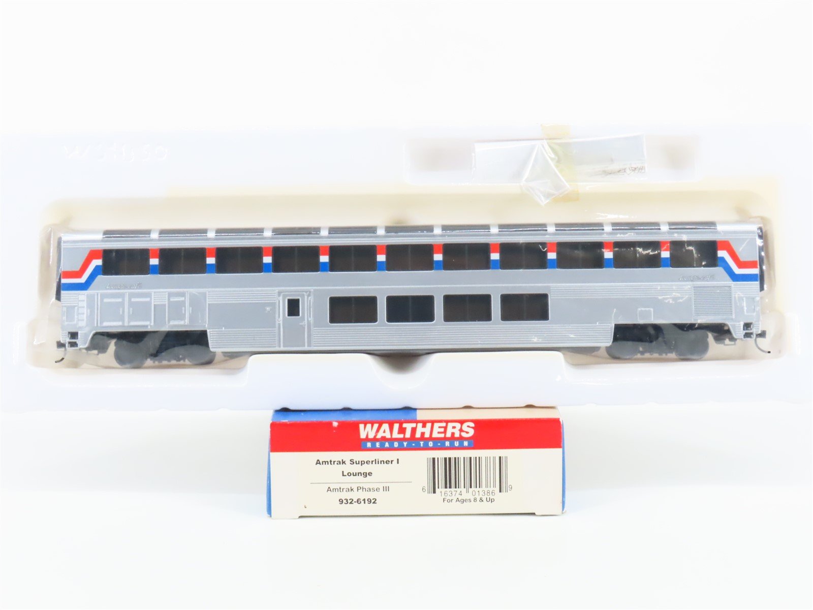HO Walthers 932-6192 AMTK Amtrak Phase III Superliner I Lounge Passenger