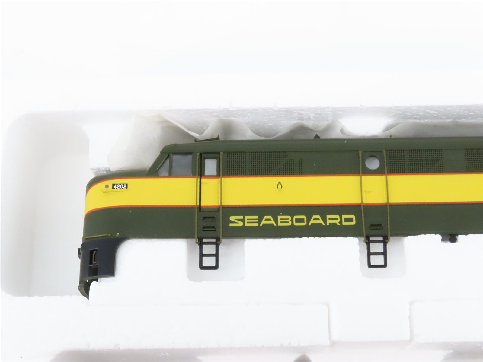 HO Scale Proto 2000 SAL Seaboard Air Line ALCO FA1 Diesel #4202 - BAD GEARS
