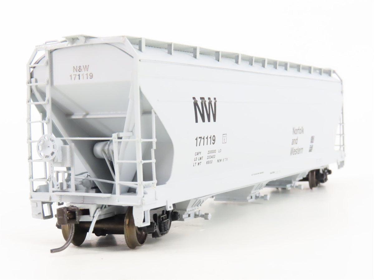 HO Scale InterMountain 47030-03 NW Norfolk &amp; Western 3-Bay Hopper #171119