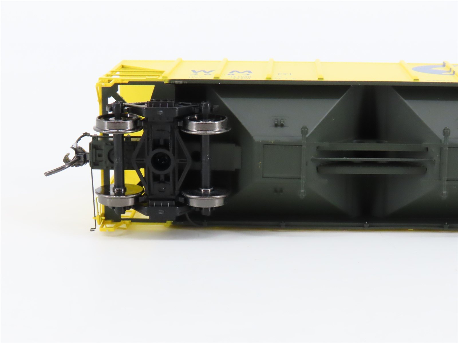 HO Scale ExactRail Platinum EP-80163-4 WM Chessie System 3-Bay Hopper #4683