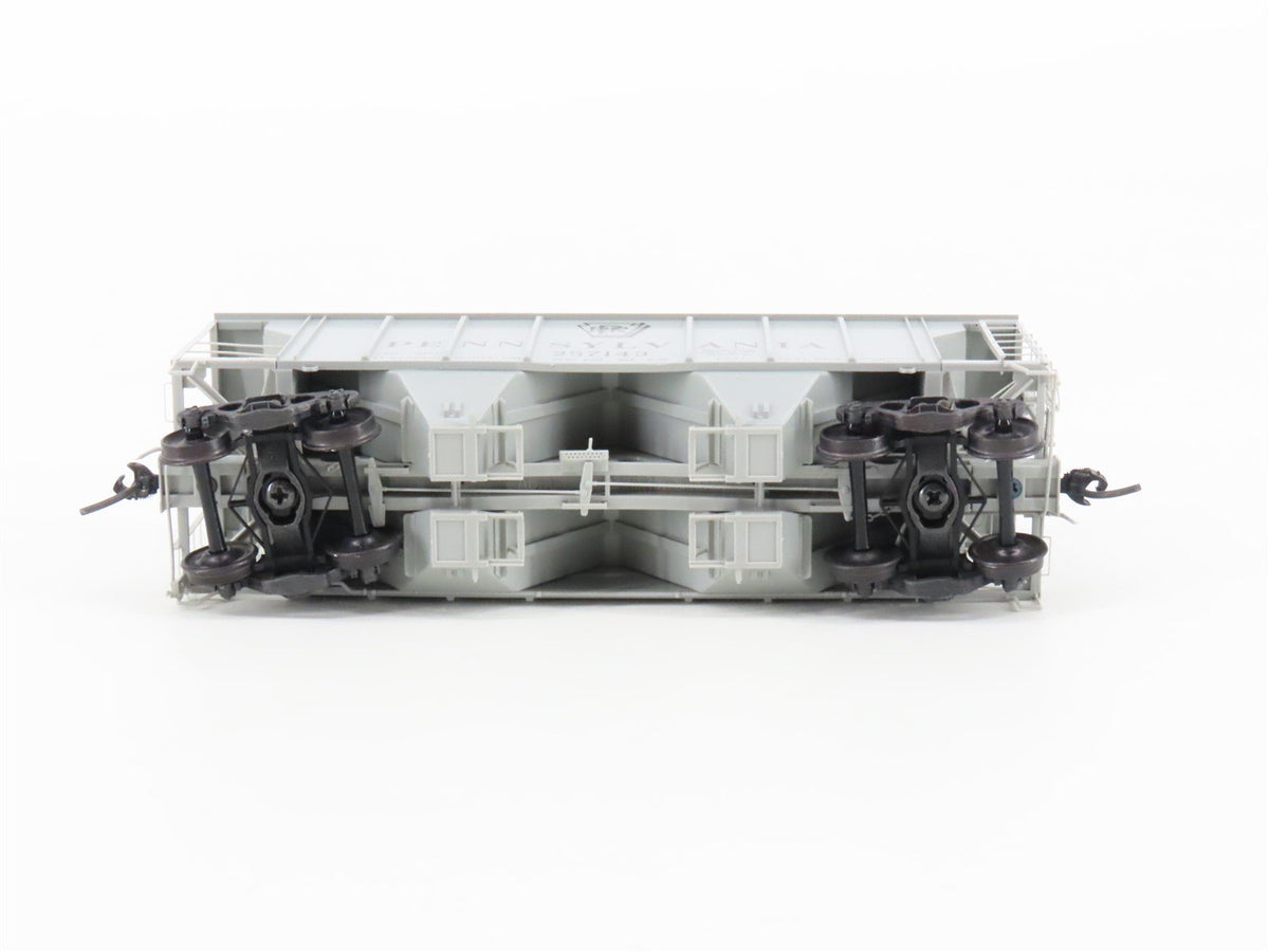 HO Scale Kadee 8321 PRR Pennsylvania Railroad 2-Bay Covered Hopper #257143