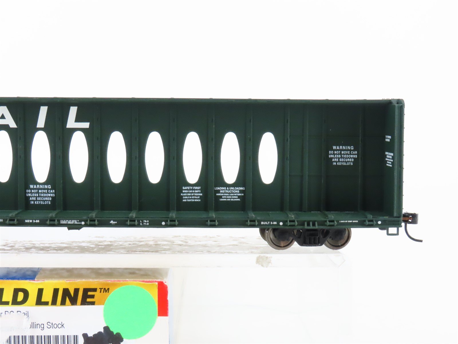 HO Walthers Gold Line 932-4130 BCIT BC Rail 72' Centerbeam Flat Car #871351