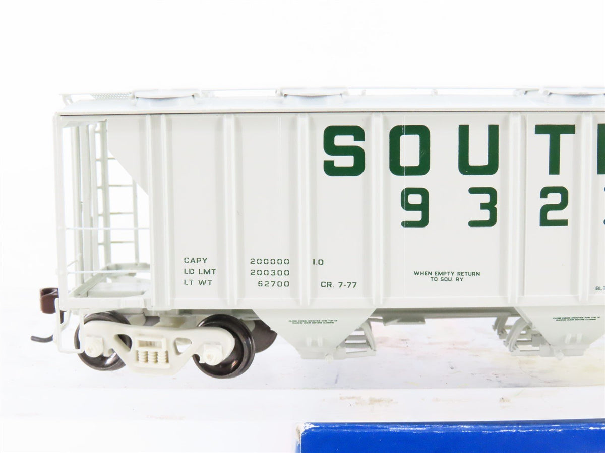 HO Scale Athearn 93747 SOU Southern Railroad 3-Bay Covered Hopper #93232