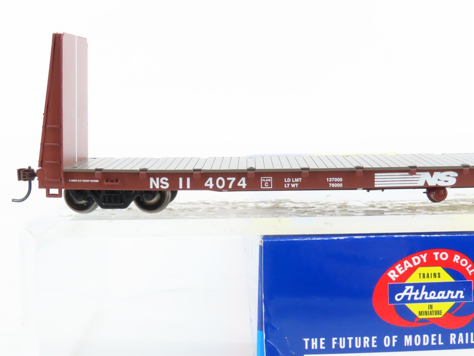 HO Scale Athearn ATH87705 NS Norfolk Southern 60' Bulkhead Flat Car #114074