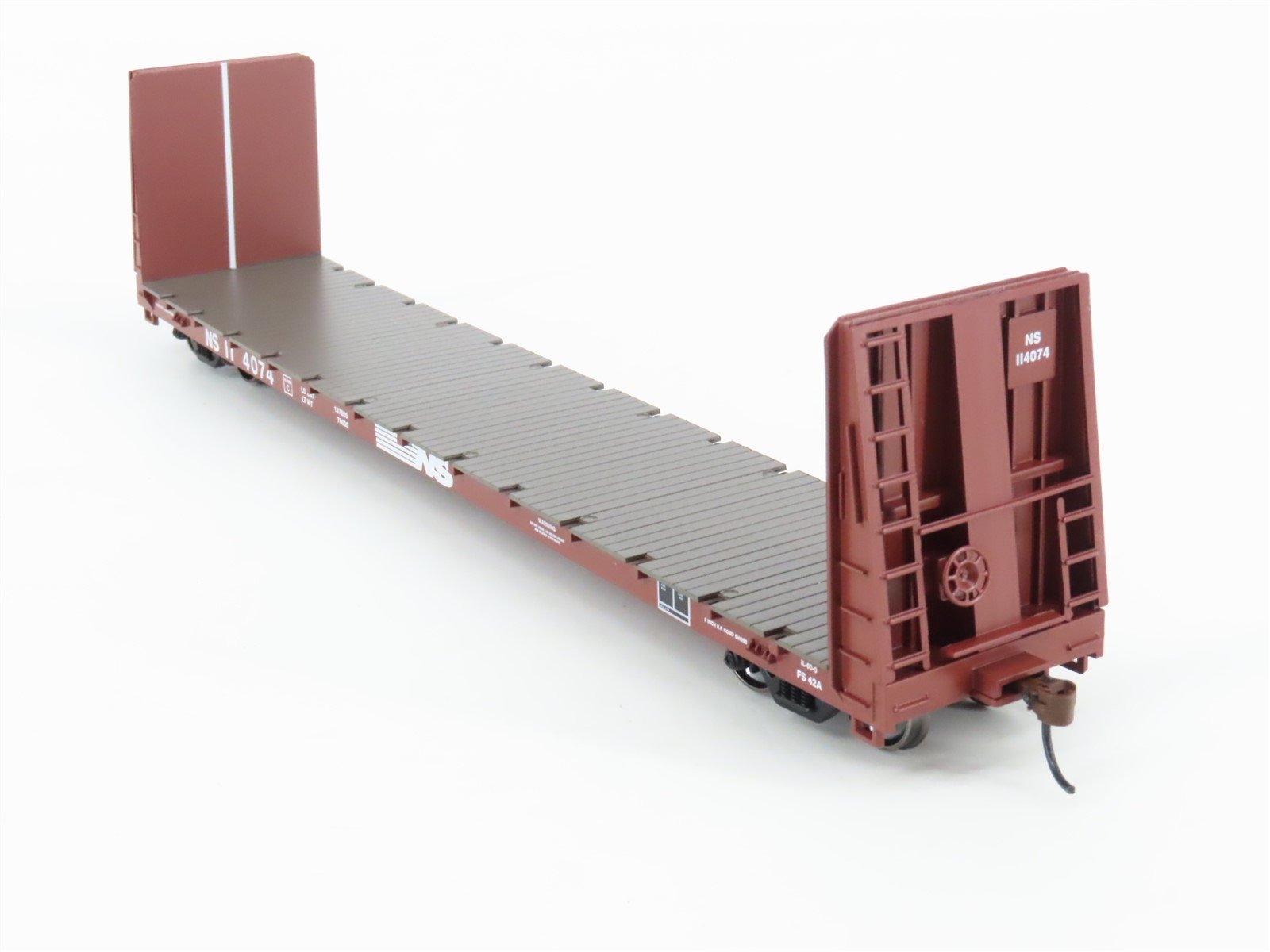 HO Scale Athearn ATH87705 NS Norfolk Southern 60' Bulkhead Flat Car #114074