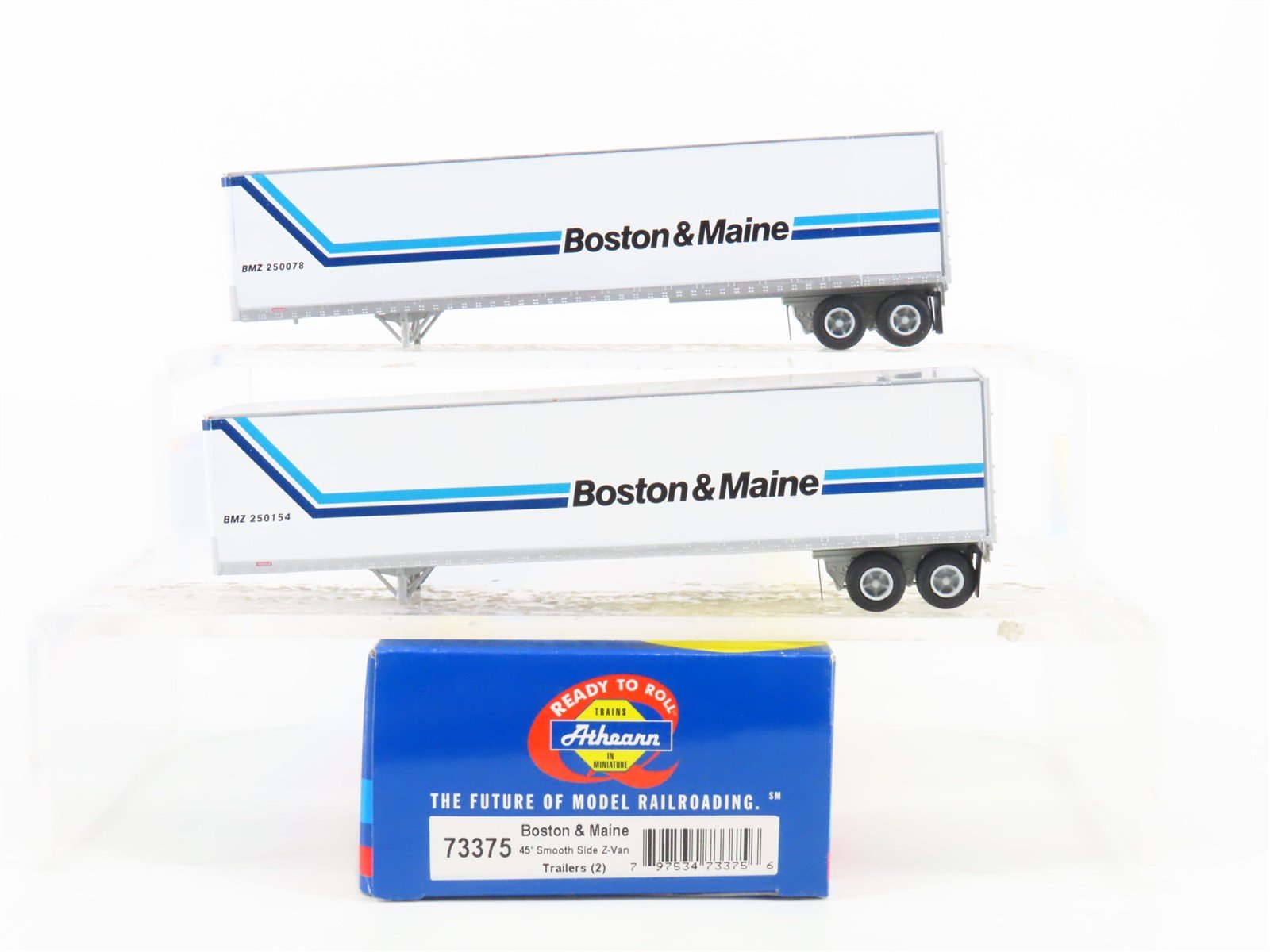 HO Scale Athearn 73375 BMZ Boston & Maine 45' Smooth Side Z-Van Trailers 2-Pack