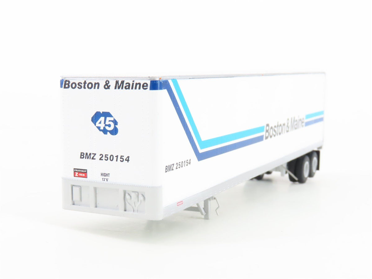 HO Scale Athearn 73375 BMZ Boston &amp; Maine 45&#39; Smooth Side Z-Van Trailers 2-Pack