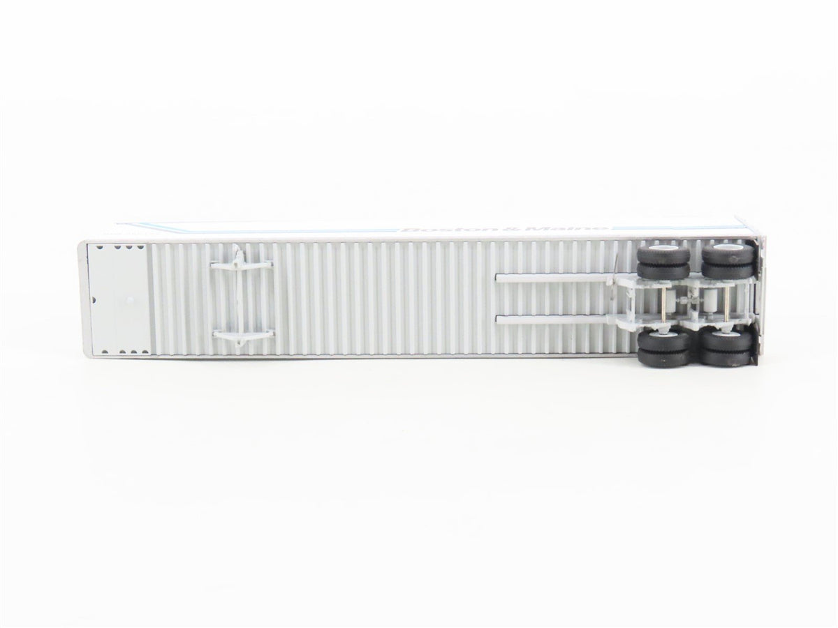 HO Scale Athearn 73375 BMZ Boston &amp; Maine 45&#39; Smooth Side Z-Van Trailers 2-Pack