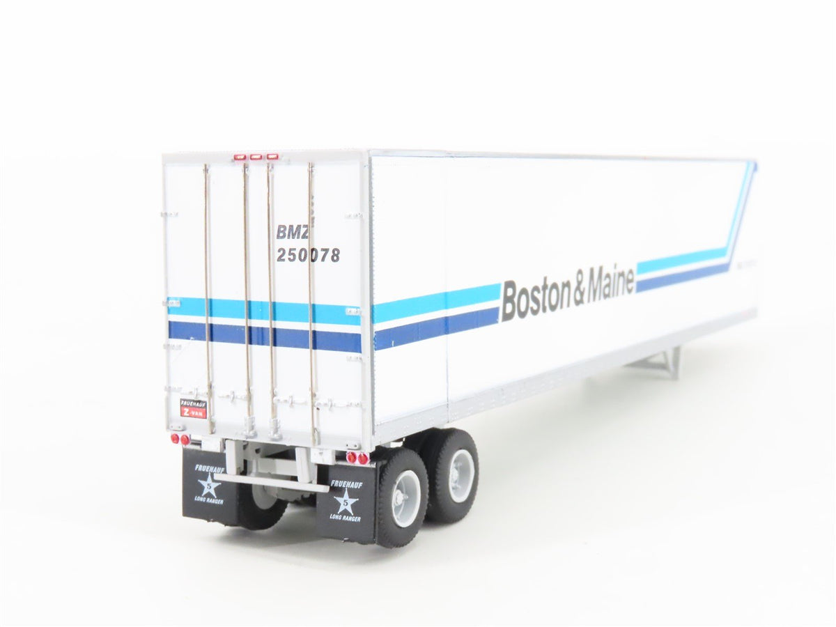 HO Scale Athearn 73375 BMZ Boston &amp; Maine 45&#39; Smooth Side Z-Van Trailers 2-Pack