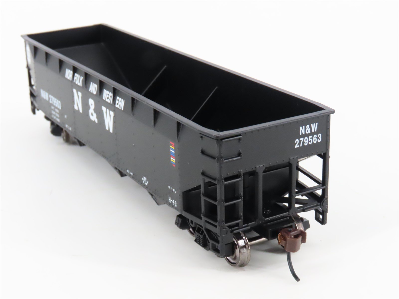 HO Scale Bowser Executive Line 40415 N&W Norfolk & Western 3-Bay Hopper #279563