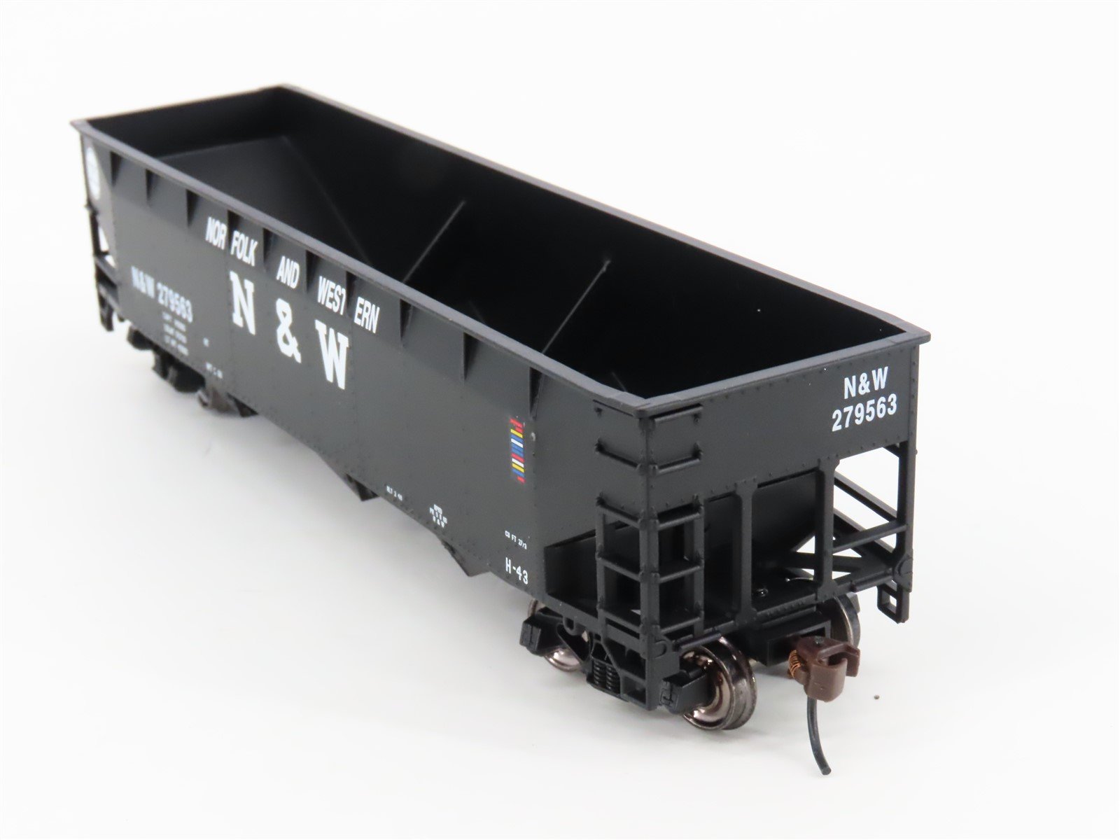 HO Scale Bowser Executive Line 40415 N&W Norfolk & Western 3-Bay Hopper #279563