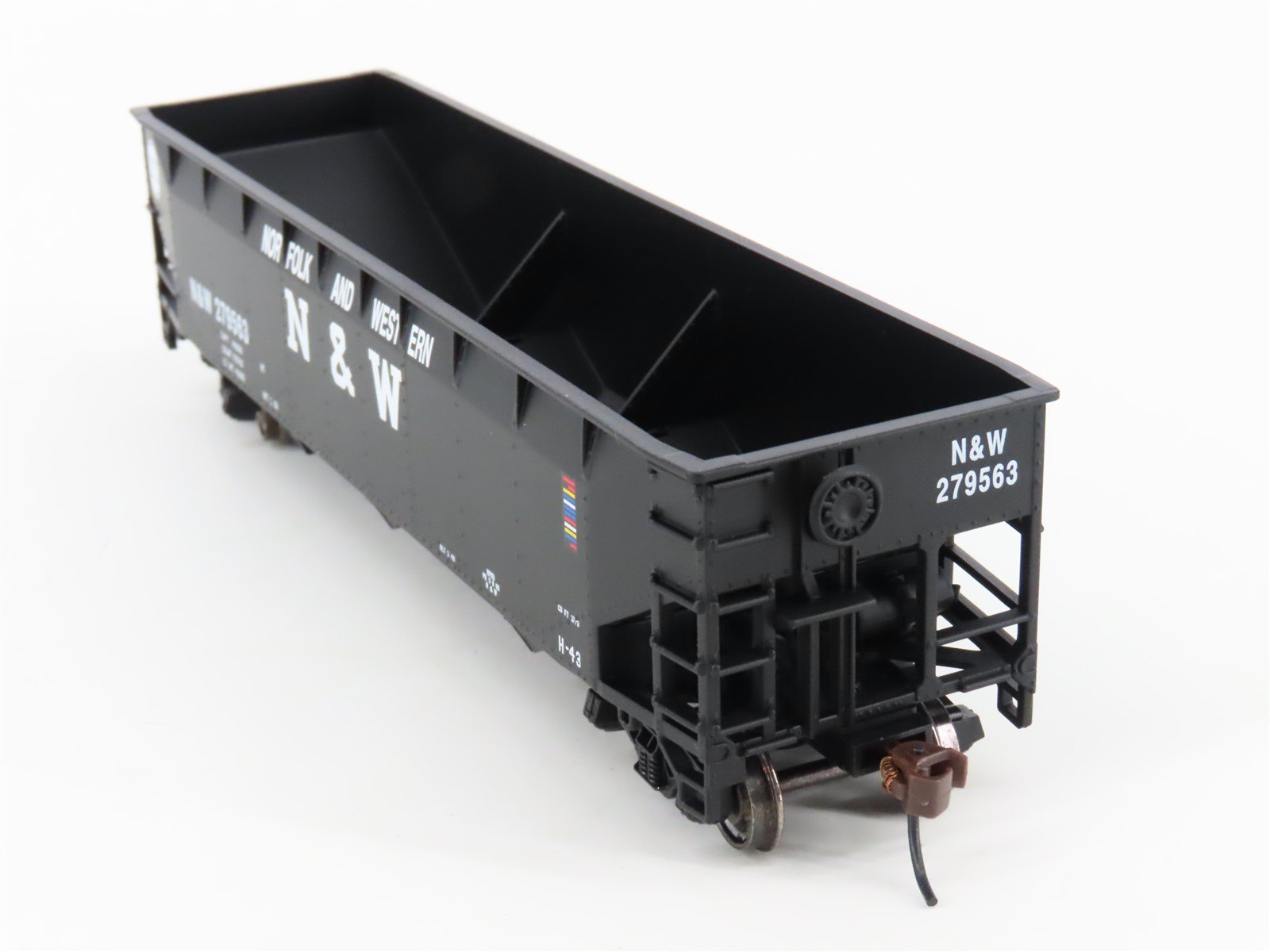 HO Scale Bowser Executive Line 40415 N&W Norfolk & Western 3-Bay Hopper #279563