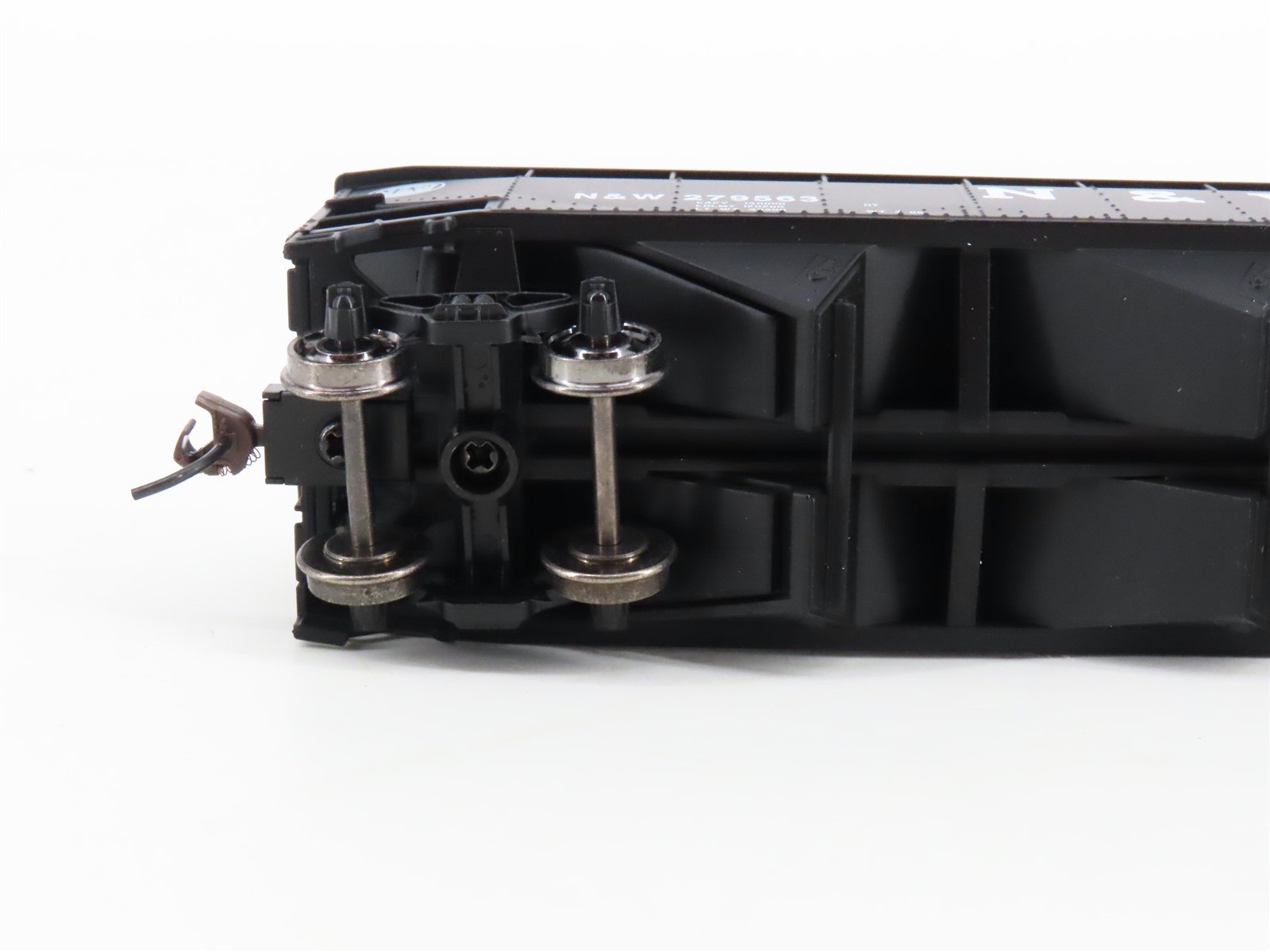 HO Scale Bowser Executive Line 40415 N&W Norfolk & Western 3-Bay Hopper #279563