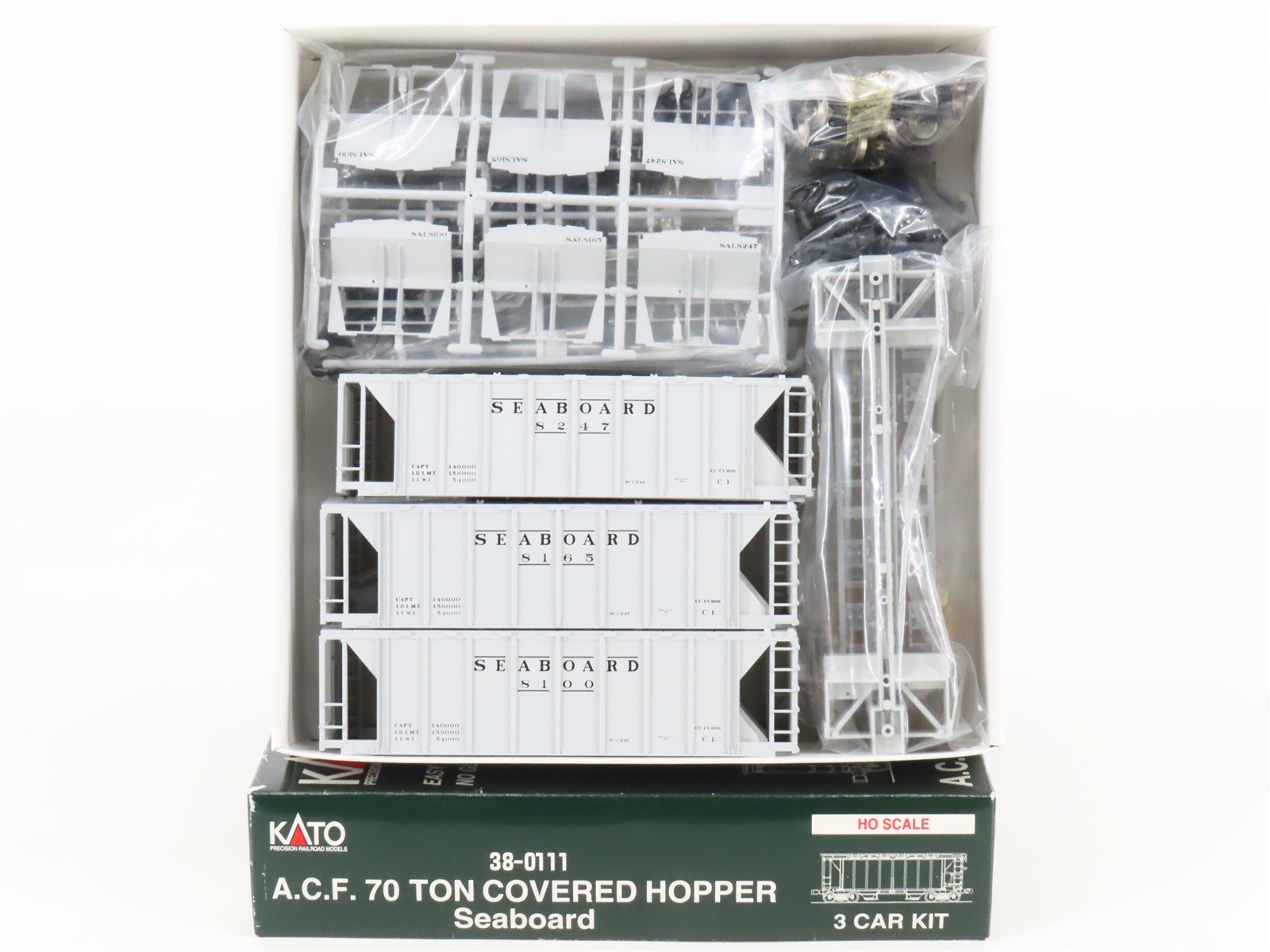 HO Scale KATO Kit 38-0111 Seaboard 2-Bay ACF 70-Ton Covered Hopper 3-Pack
