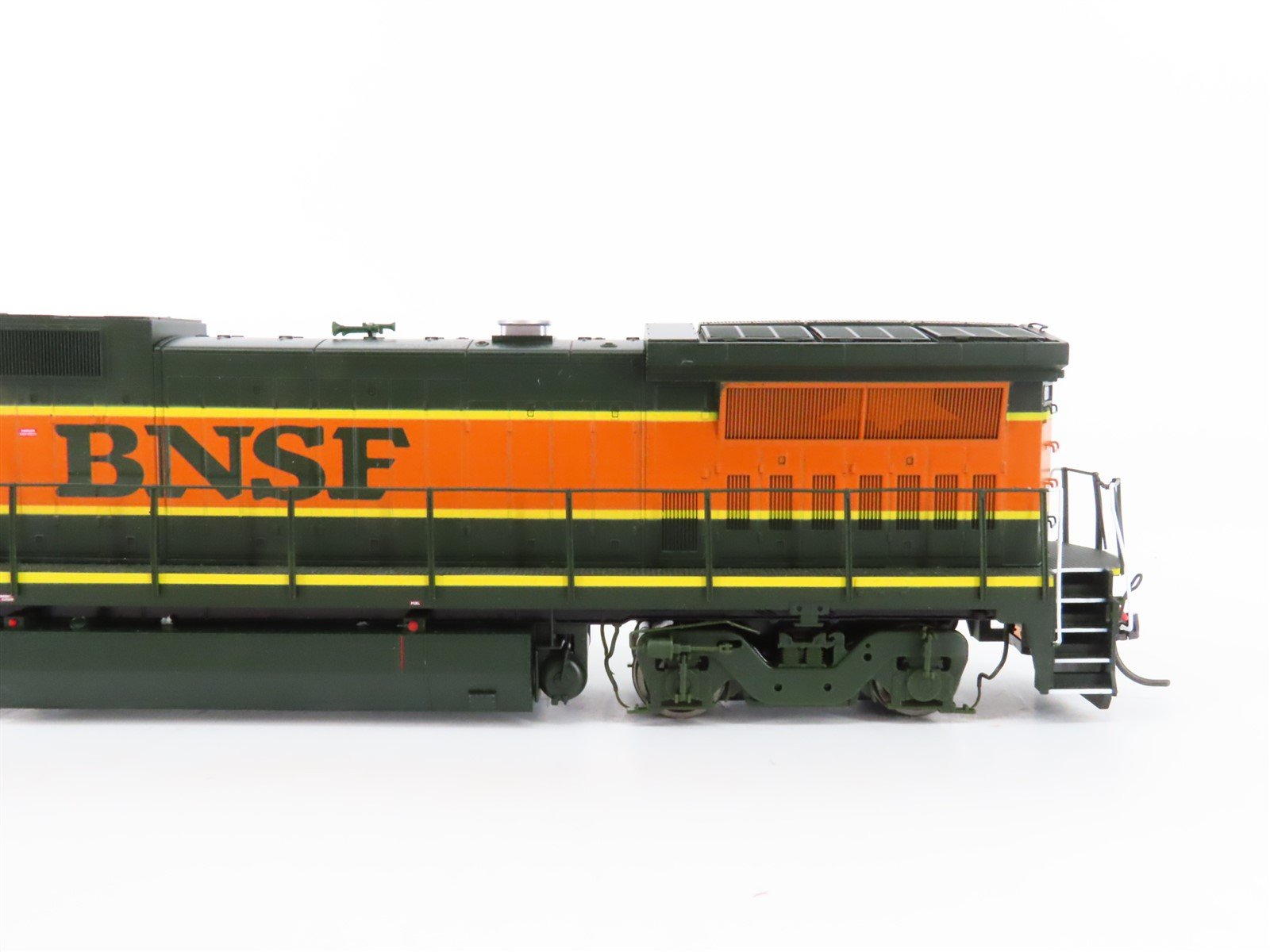 HO Scale Atlas Master 9025 BNSF Railway GE Dash 8-40B Diesel #8601 w/ DCC