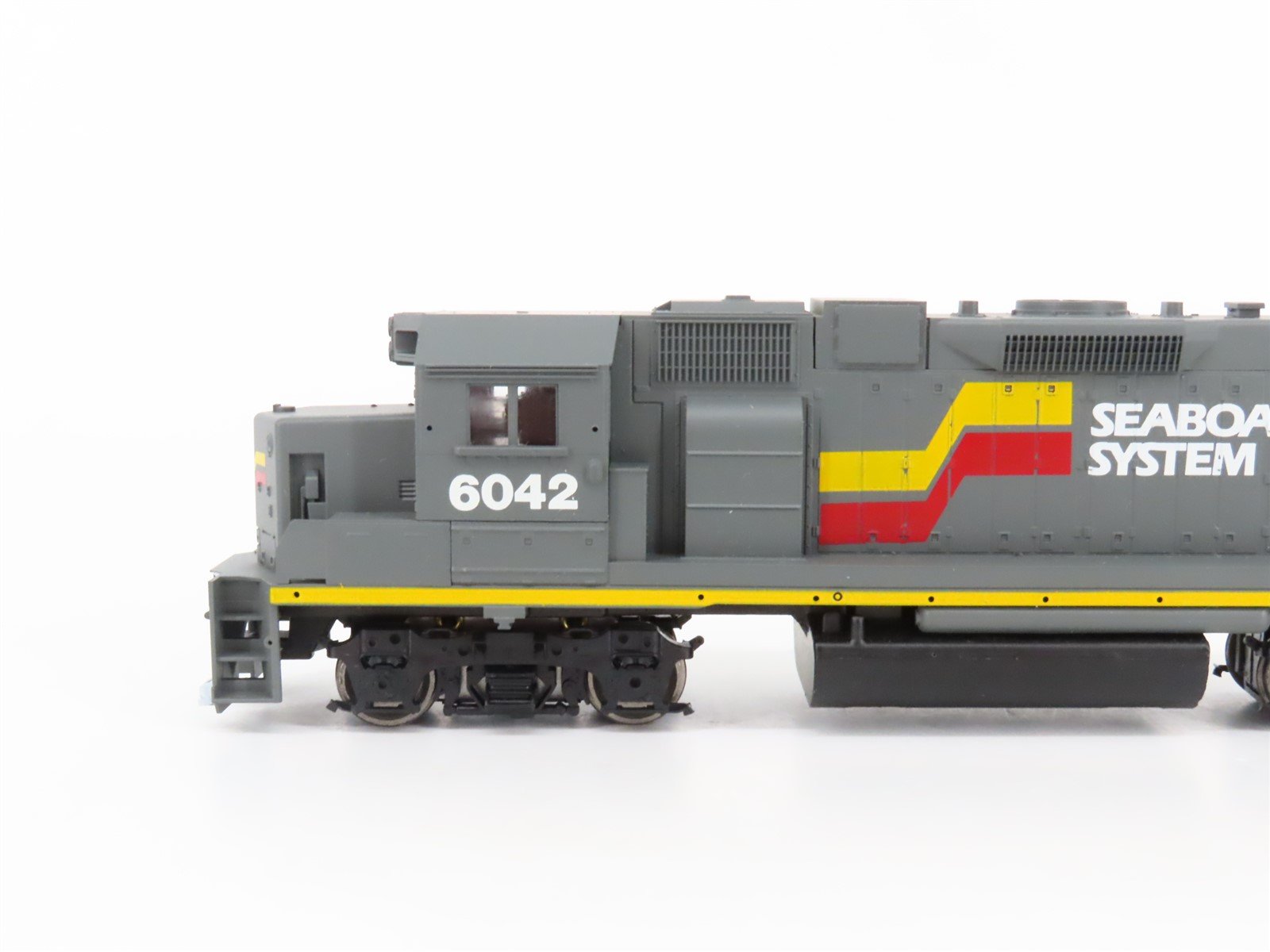 HO Scale Athearn 4604 SBD Seaboard System EMD GP38-2 Diesel Locomotive #6042