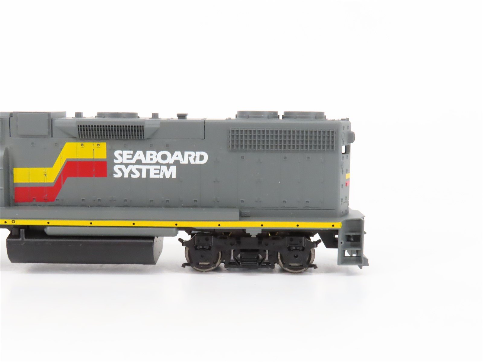 HO Scale Athearn 4604 SBD Seaboard System EMD GP38-2 Diesel Locomotive #6042
