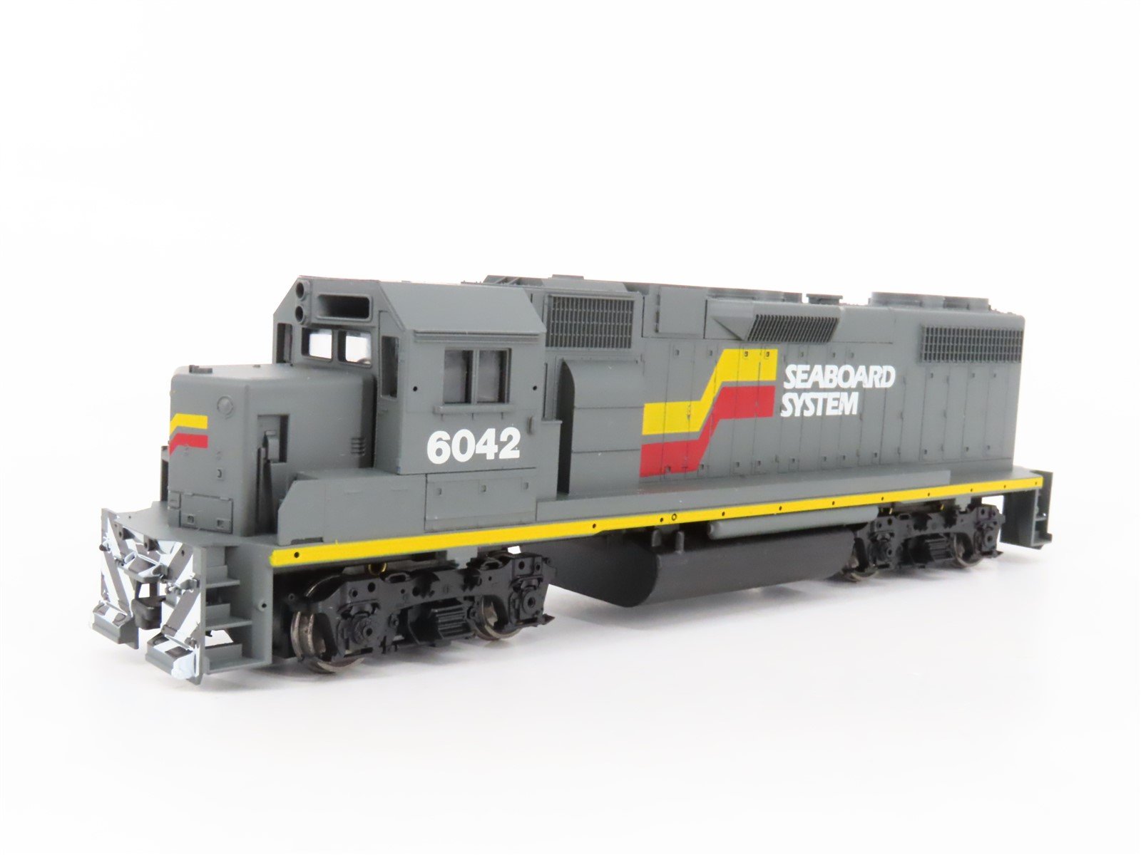 HO Scale Athearn 4604 SBD Seaboard System EMD GP38-2 Diesel Locomotive #6042