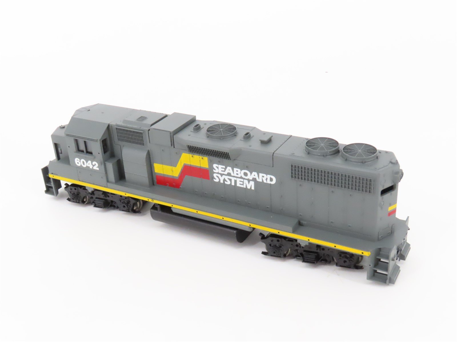 HO Scale Athearn 4604 SBD Seaboard System EMD GP38-2 Diesel Locomotive #6042
