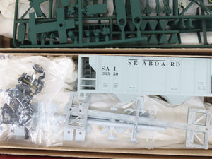 LOT of 8 HO Scale Accurail, F&C, Roundhouse & InterMountain Freight Car Kits
