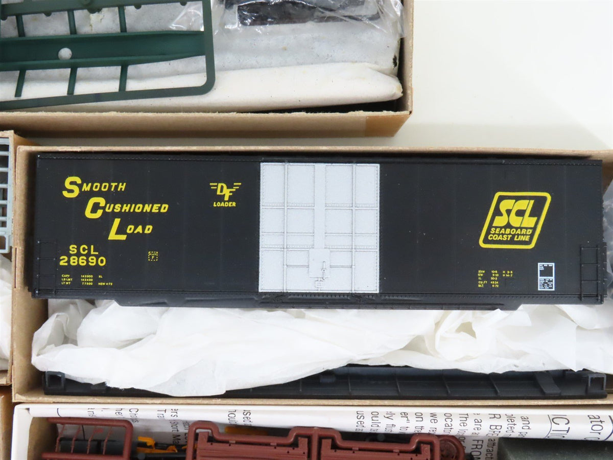 LOT of 8 HO Scale Accurail, F&amp;C, Roundhouse &amp; InterMountain Freight Car Kits