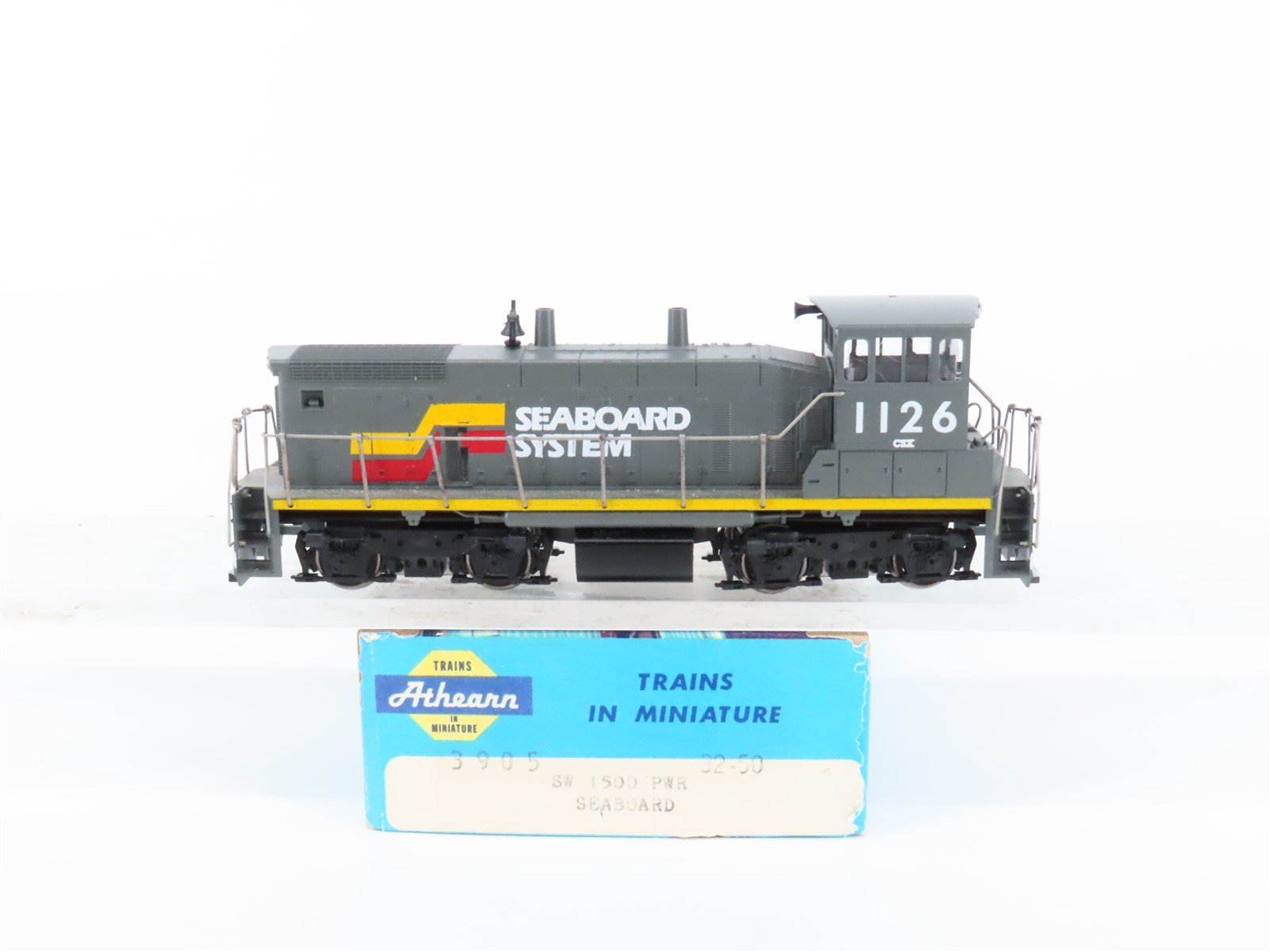 HO Scale Athearn 3905 CSX/SBD Seaboard System EMD SW1500 Diesel Switcher #1126