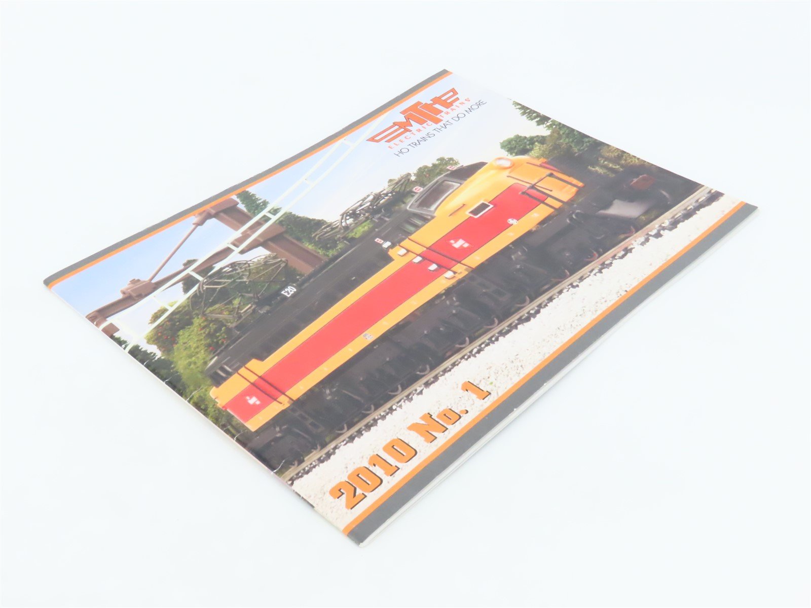 MTH Electric Trains HO Trains That Do More 2010 No. 1 ©2009 SC Booklet