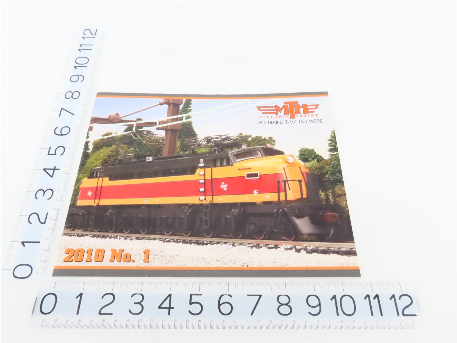 MTH Electric Trains HO Trains That Do More 2010 No. 1 ©2009 SC Booklet