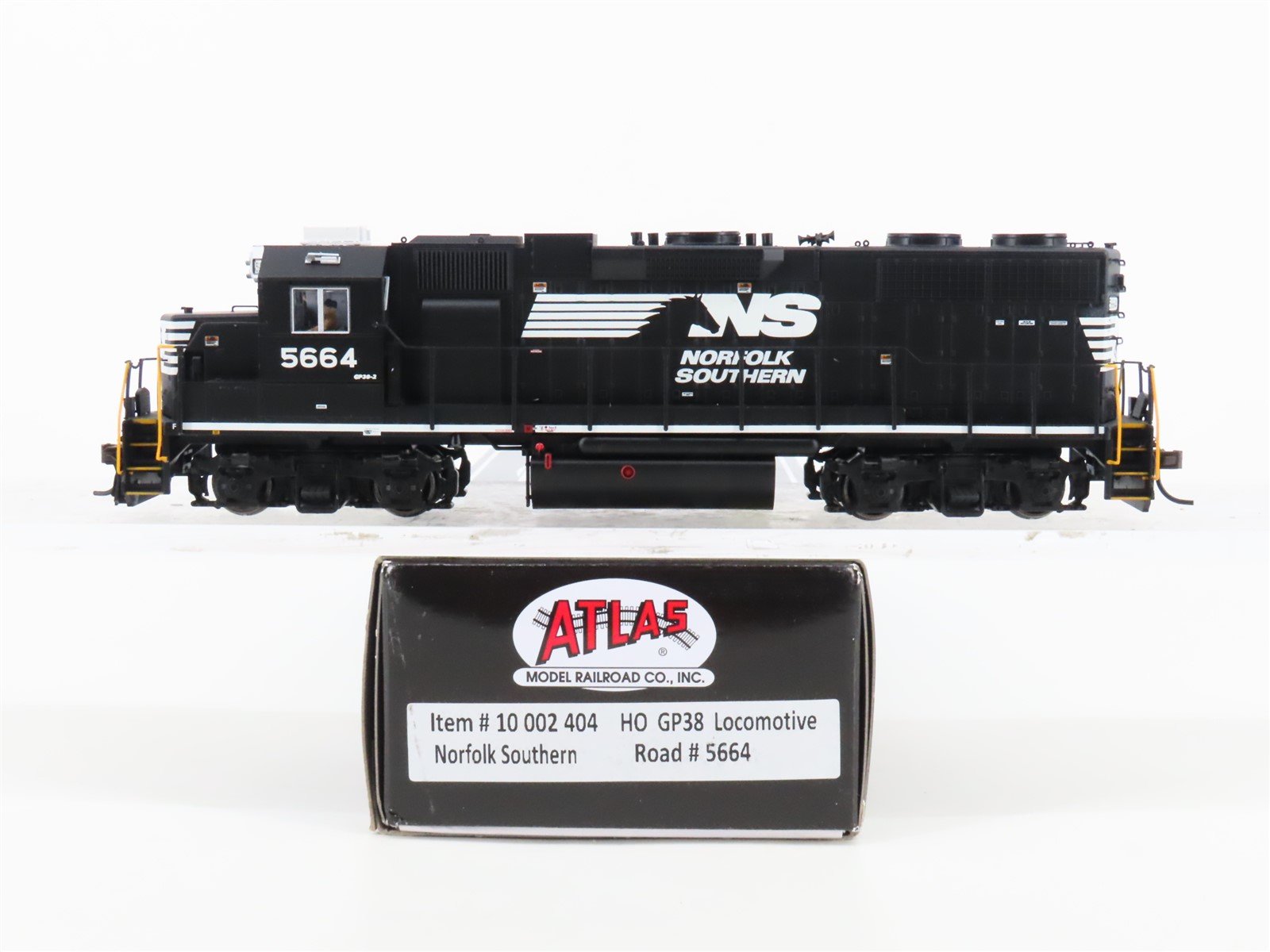 HO Scale Atlas 10002404 NS Railway GP38 Diesel Loco #5664 w/DCC & Sound