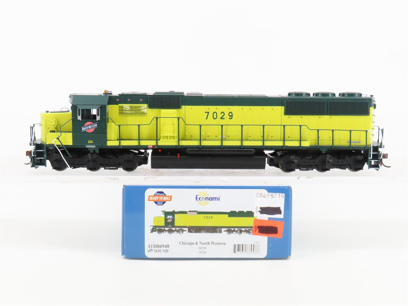 HO Scale Athearn RTR ATH86948 CNW Chicago & Northwestern SD50 Diesel #7029 wDCC