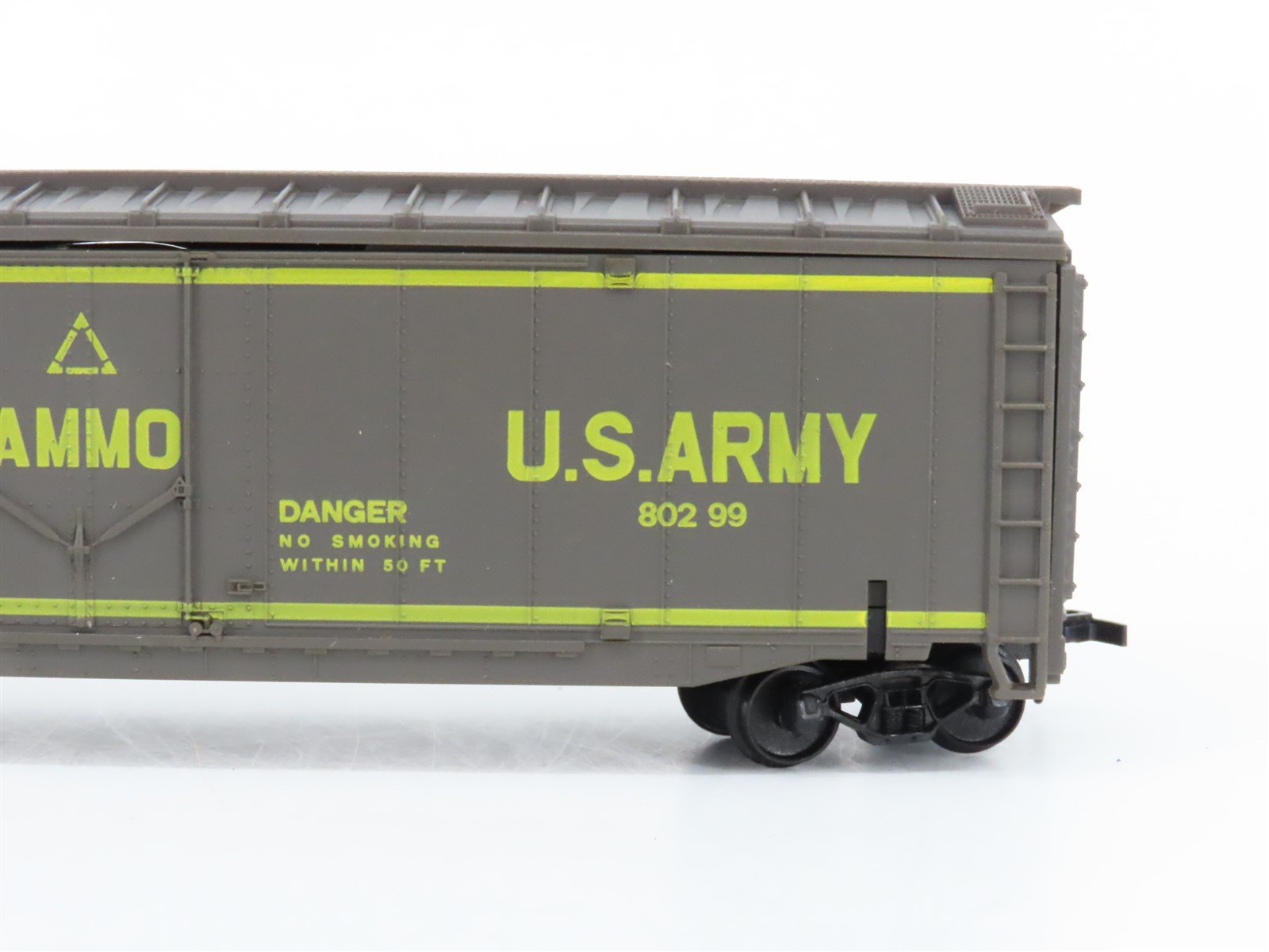 HO Scale AHM 11117 US Army Operating Exploding Car #80299 w/ Missile Launcher