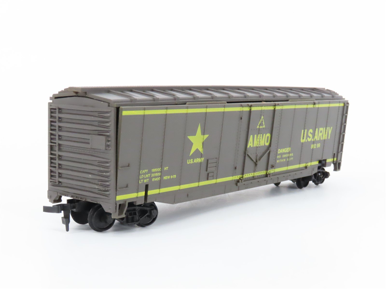 HO Scale AHM 11117 US Army Operating Exploding Car #80299 w/ Missile Launcher