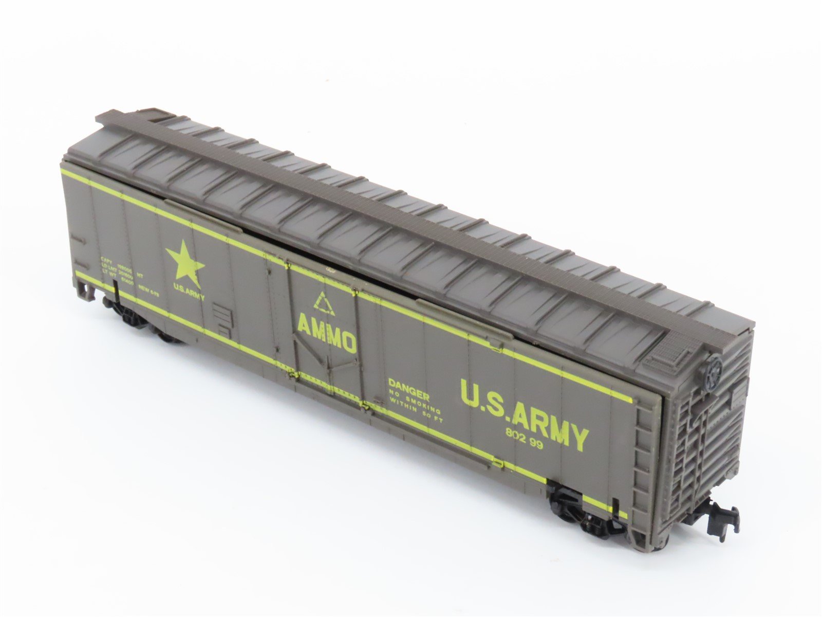 HO Scale AHM 11117 US Army Operating Exploding Car #80299 w/ Missile Launcher