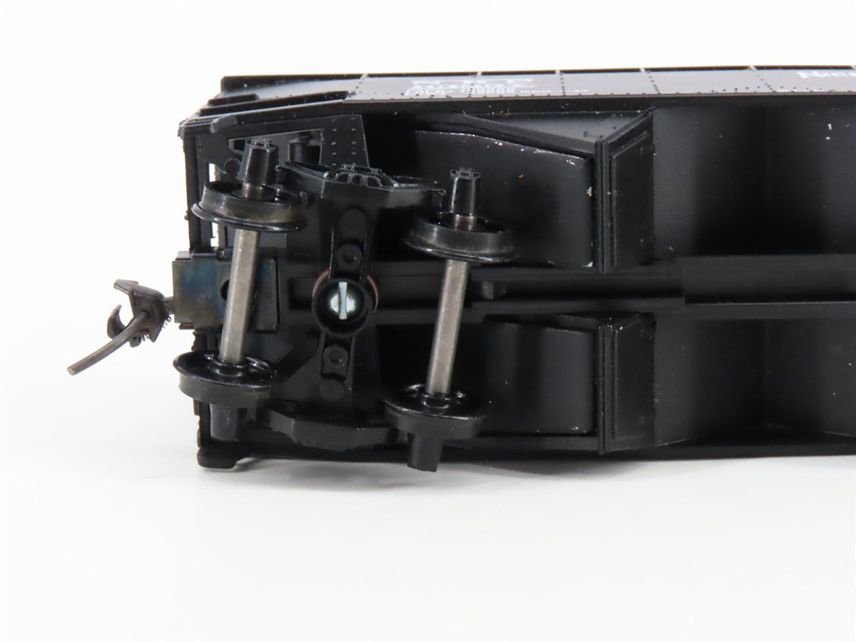 HO Scale Athearn Bev-Bel 952-7 NKP Nickel Plate Road 2-Bay Hopper #63857