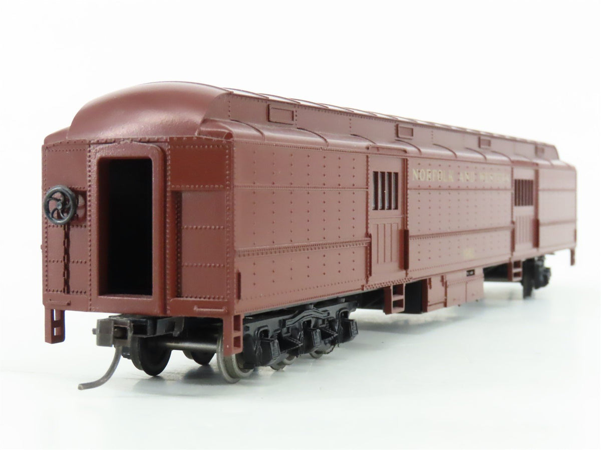 HO Scale Athearn Bev-Bel 5102P NW Norfolk &amp; Western Baggage Passenger Car #1962