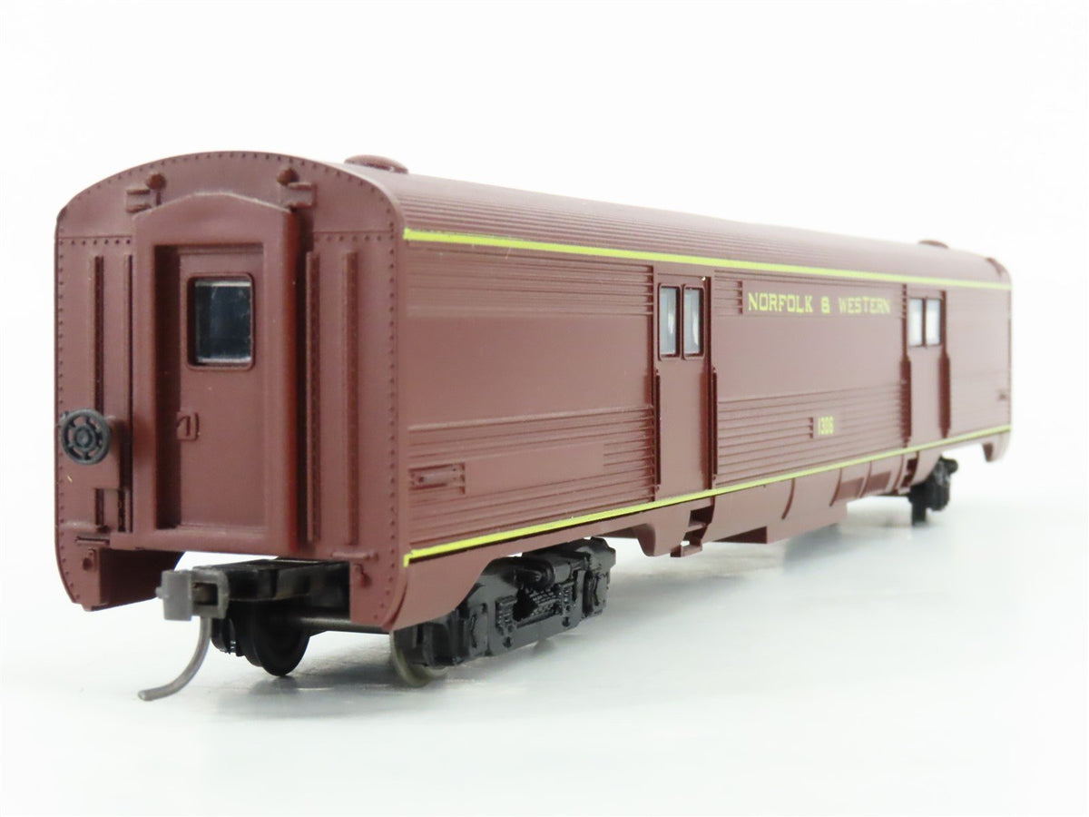HO Scale Athearn Bev-Bel 5826 NW Norfolk &amp; Western Baggage Passenger Car #1306