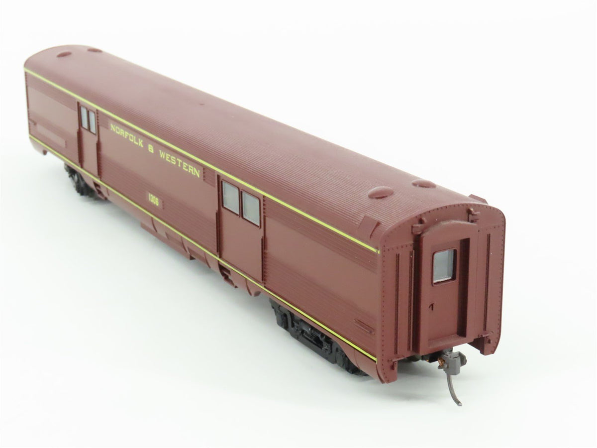 HO Scale Athearn Bev-Bel 5826 NW Norfolk &amp; Western Baggage Passenger Car #1306