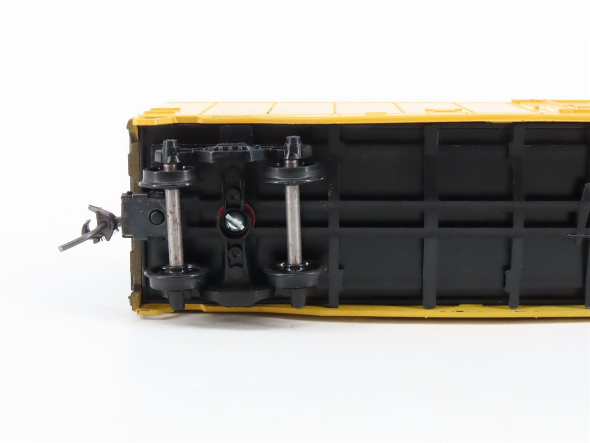 HO Scale Athearn Rail Runner 163 CNW Chicago North Western 50&#39; Box Car #33226