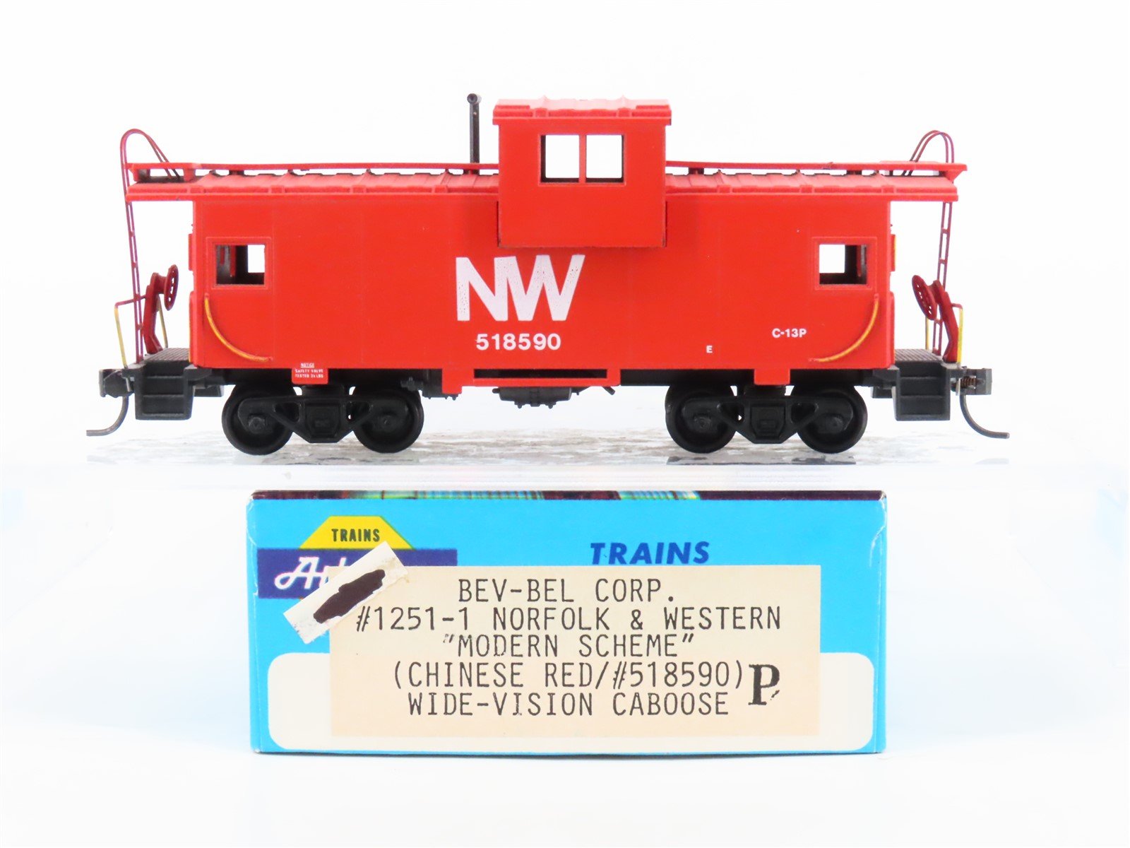 HO Scale Athearn Bev-Bel 1251-1 NW Norfolk & Western Wide-Vision Caboose #518590